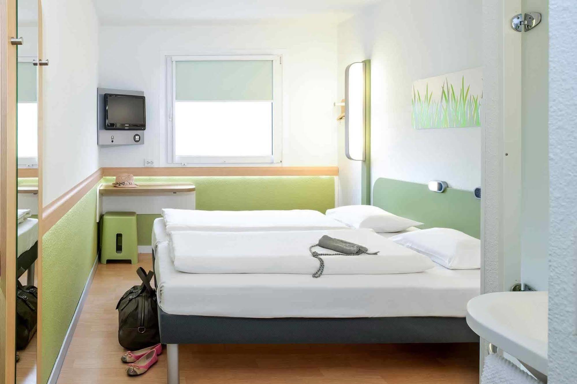 Ibis Budget Bern Expo Bagian luar foto