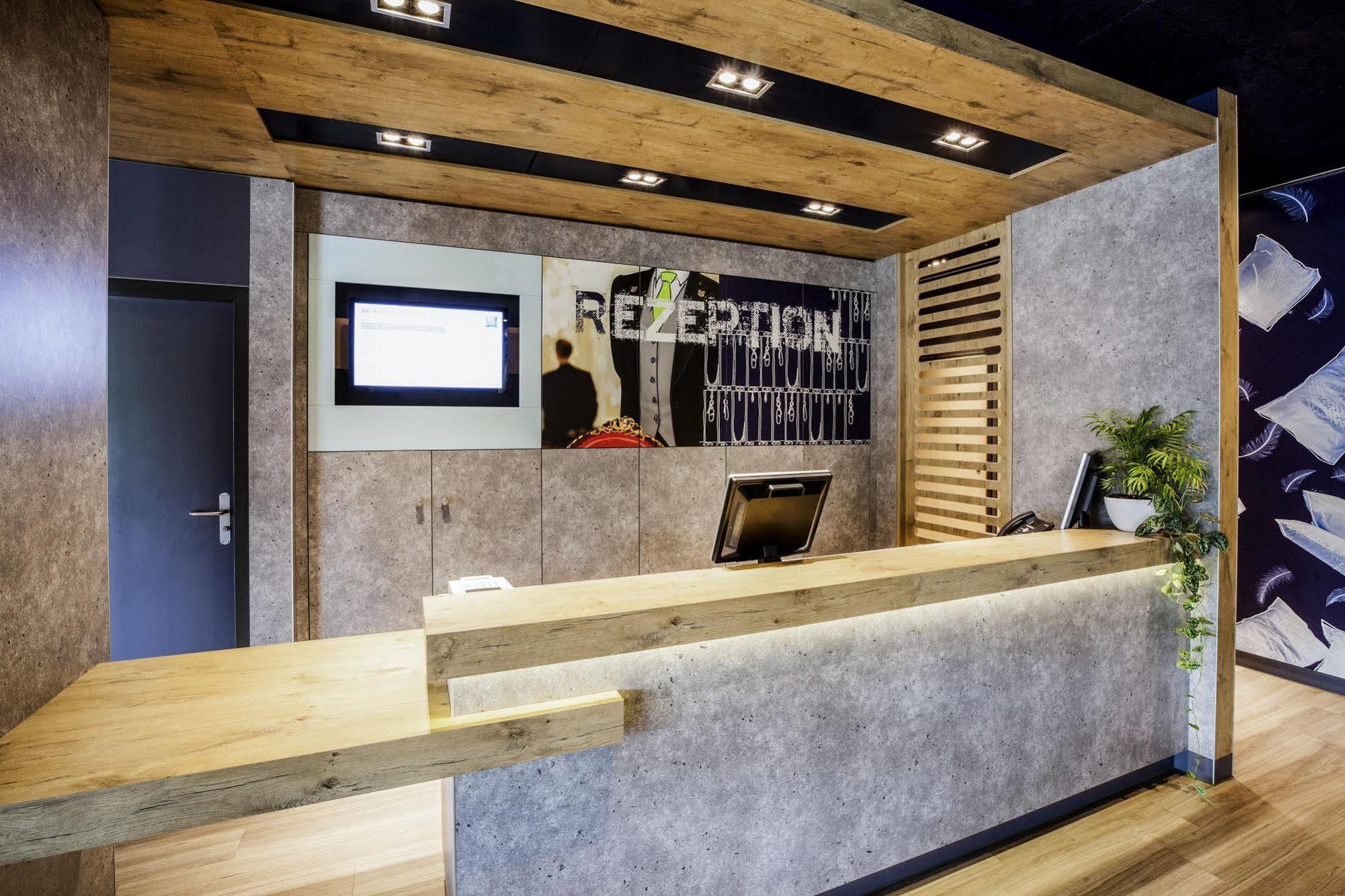 Ibis Budget Bern Expo Bagian luar foto